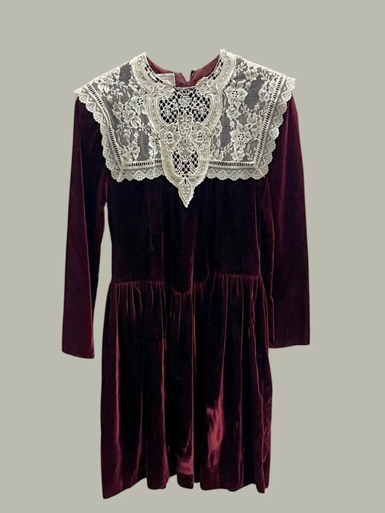 Gunne Sax Other - Vintage Gunne Sax Deep Burgundy Velvet Dress w Ivory Lace Yoke, Size Preteen 14